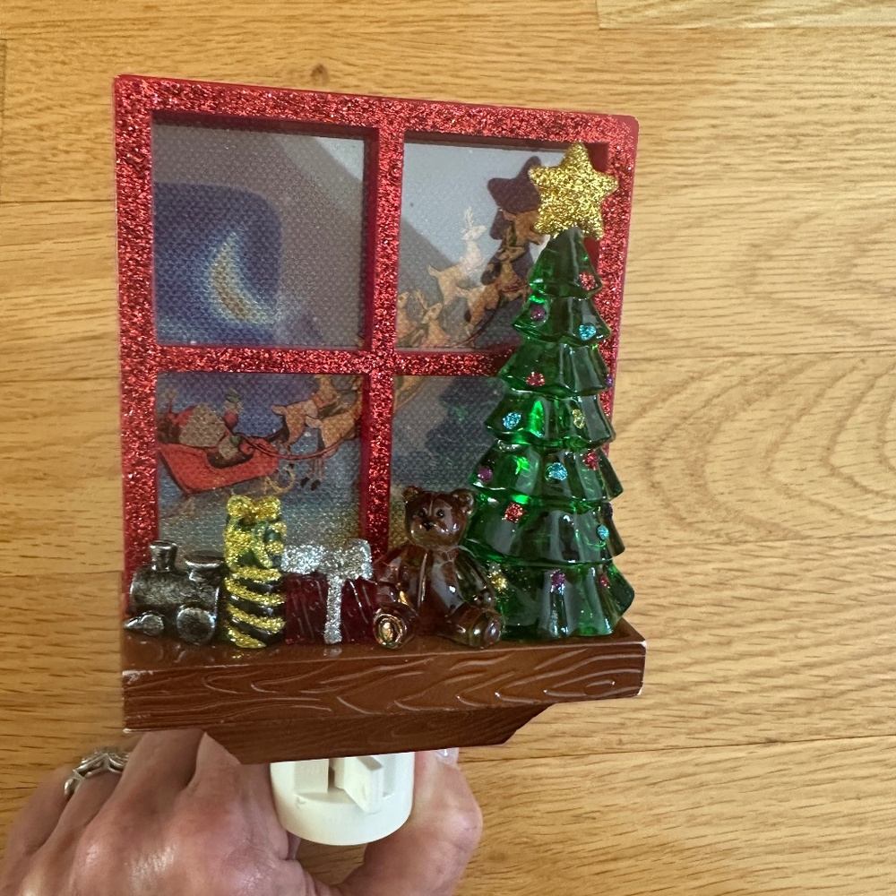 Christmas Theme Nightlight Reindeer Pulling Santa's Sleigh